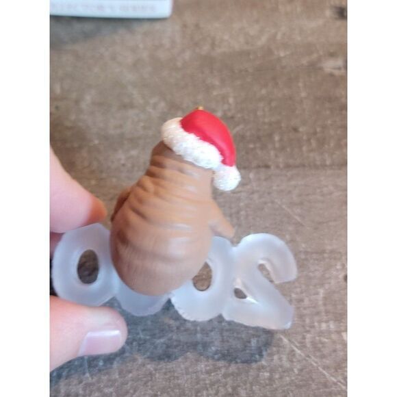 Hallmark 2000 cool decade ornament Xmas Decor walrus - Picture 4 of 4